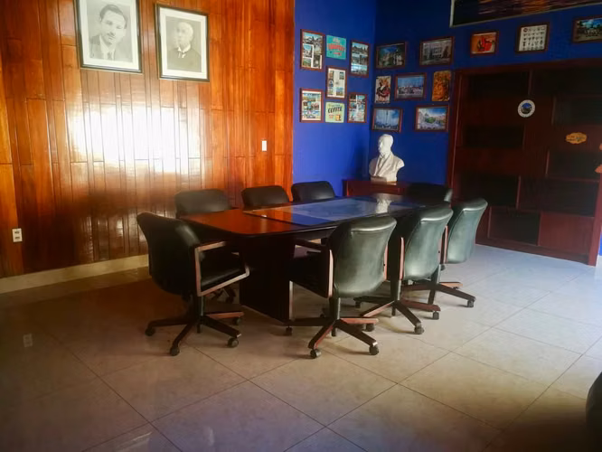OFICINA CON RECEPCIONISTA TODO INCLUIDO
