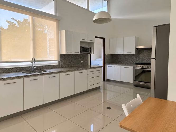KW  -  DOS CASAS GEMELAS EN UN SOLO TERRENO EN VENTA - Imagen 3