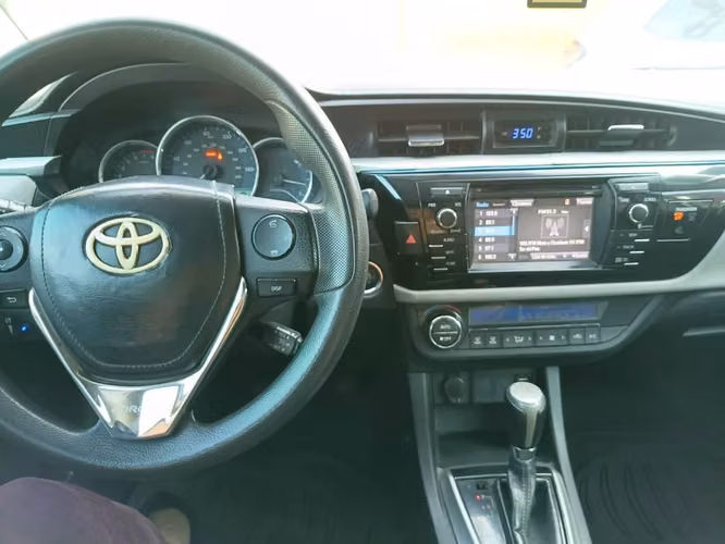 Toyota Corolla LE - Imagen 4