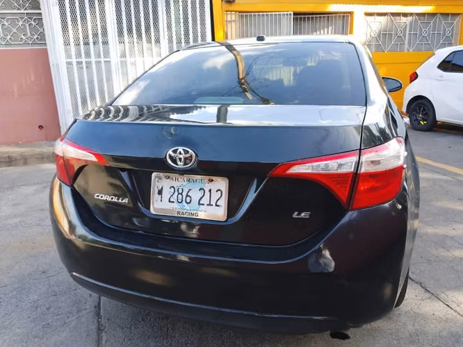 Toyota Corolla LE - Imagen 3