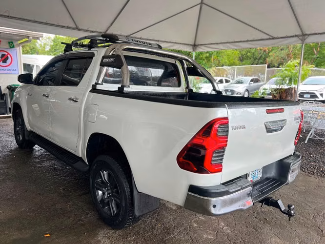 TOYOTA HILUX SRV AÑO 2023