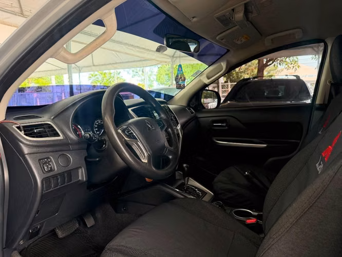 MITSUBISHI L200 SPORTERO AÑO 2024 - Imagen 5