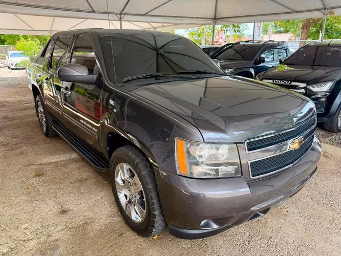 CHEVROLET AVALANCHE AÑO 2011