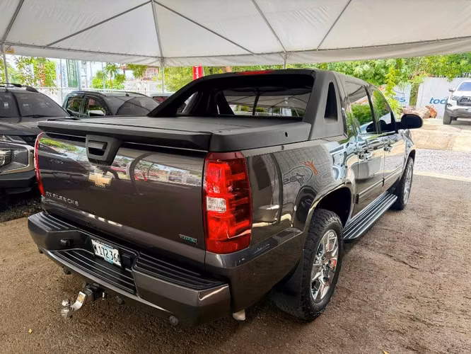 CHEVROLET AVALANCHE AÑO 2011