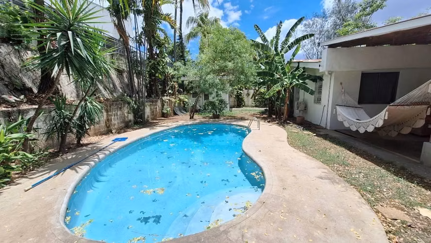 Se alquila casa en villa fontana