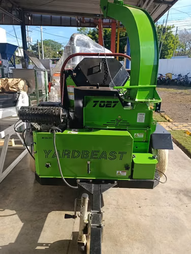 Trituradora de Ramas Yardbeast 7027 - Motor CRX 750cc 22HP Control Electronico