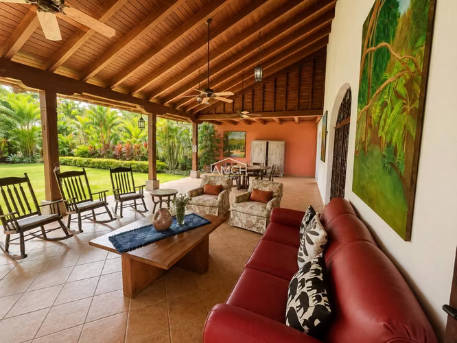 AM - Hermosa Casa en Venta en Santo Domingo