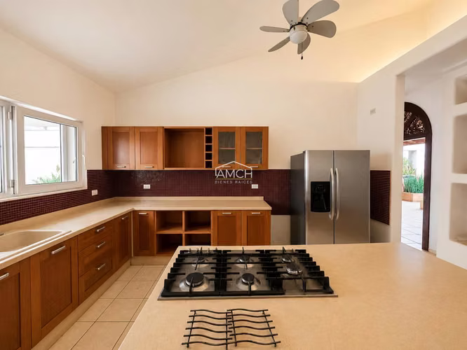 AM - Hermosa Casa en Venta en Santo Domingo