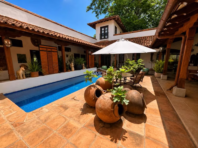 AM - Hermosa Casa en Venta en Santo Domingo
