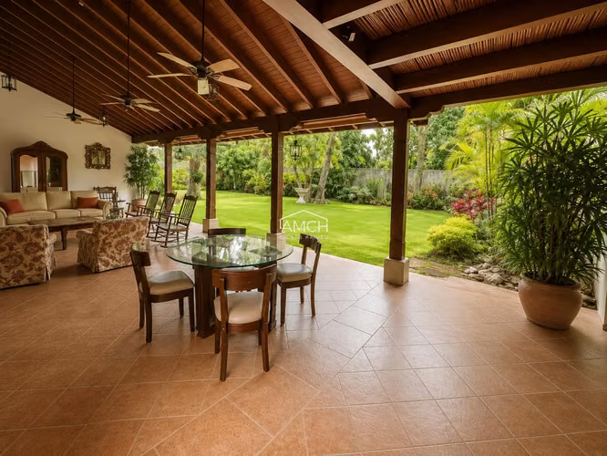 AM - Hermosa Casa en Venta en Santo Domingo