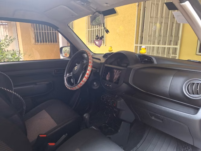 Vehiculo semi nuevo