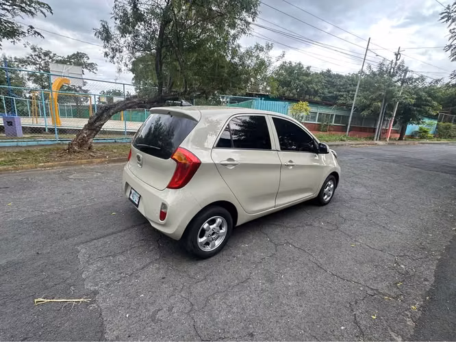 Kia Picanto  //  2017