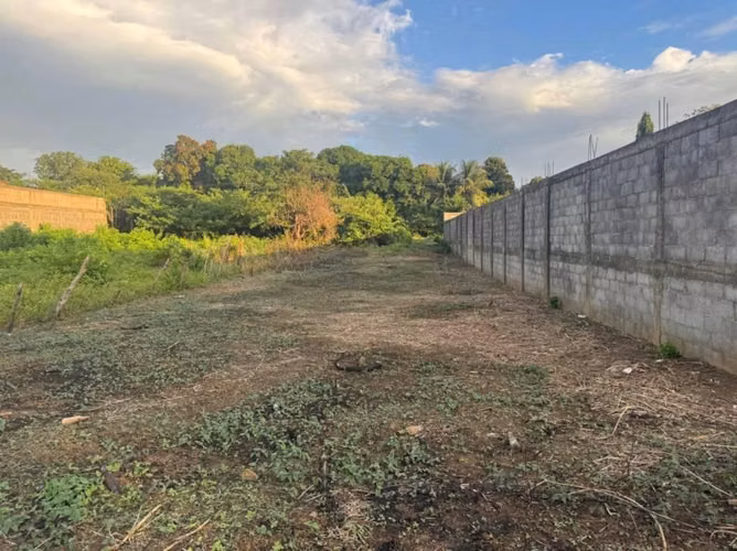 TERRENO EN VENTA SOBRE CALLE SUTIAVA