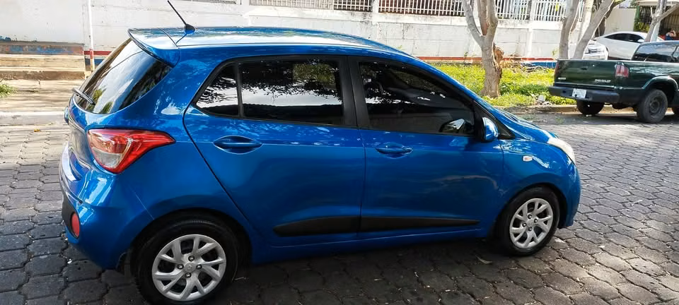 Hyundai Grand i-10  //  2018 - Imagen 2