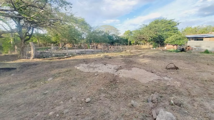 SE VENDE FINCA GANADERA CARRETERA PONELOYA