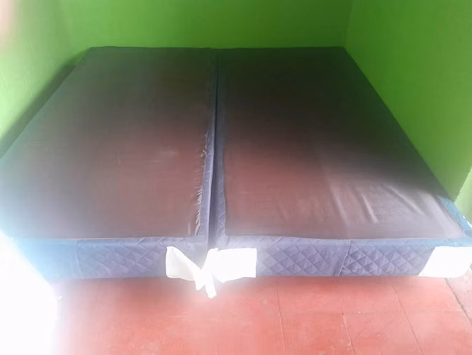Ganga- Cama King Size Semi-nueva - Imagen 3