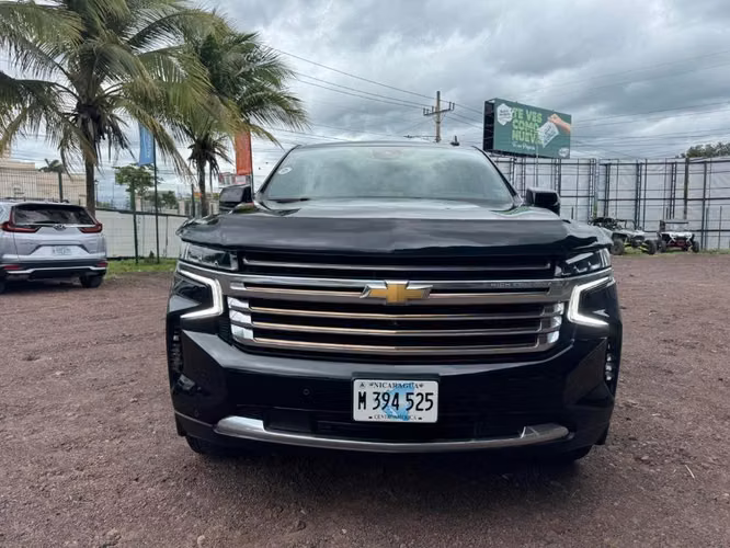 Chevrolet Suburban high country año 2024   46,000 km