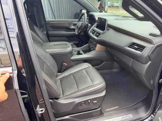 Chevrolet Suburban high country año 2024   46,000 km