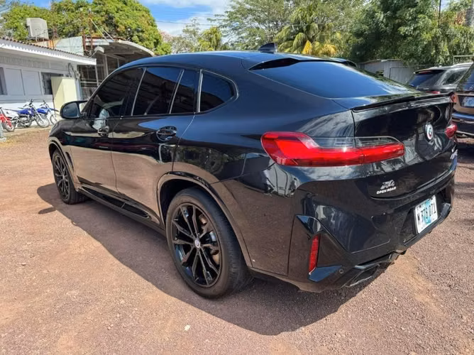 BMW X4M M40i año 2023  400 horse power