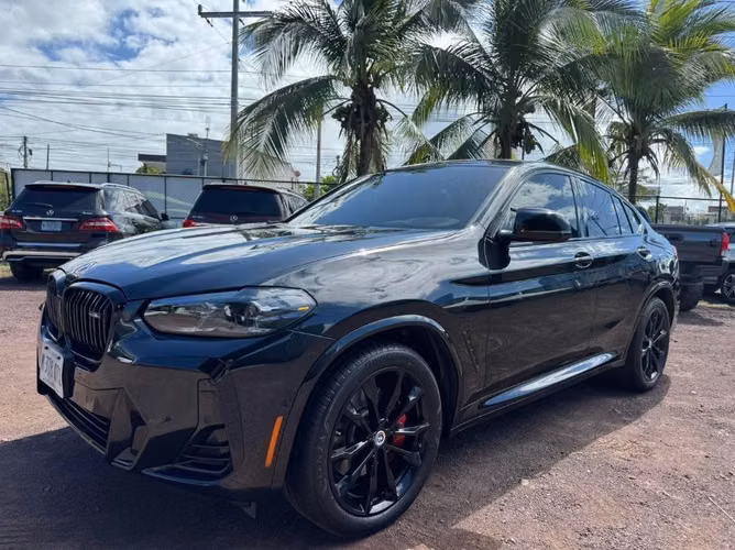 BMW X4M M40i año 2023  400 horse power