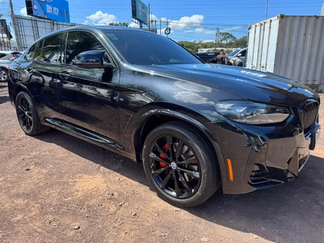BMW X4M M40i año 2023  400 horse power
