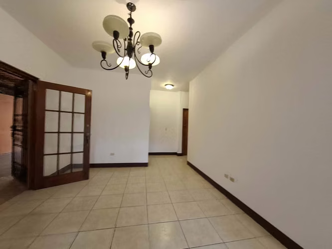 KW - Venta, casa en Carretera Masaya Km 11. Las Praderas - Imagen 4