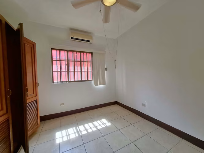 KW - Venta, casa en Carretera Masaya Km 11. Las Praderas - Imagen 7