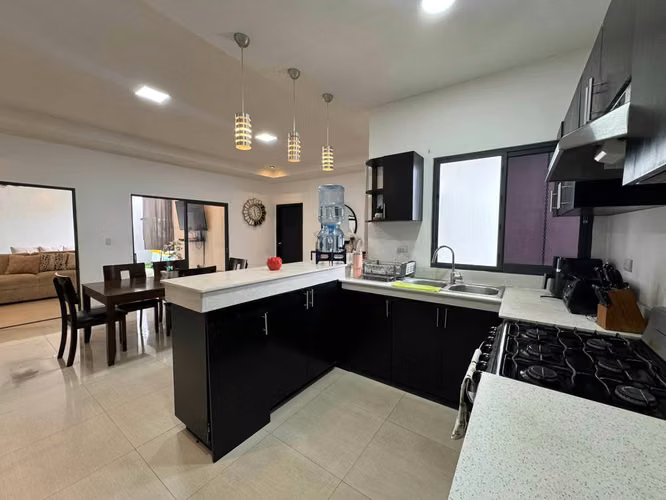 KW -Venta, casa moderna en Carretera Masaya  Km 16