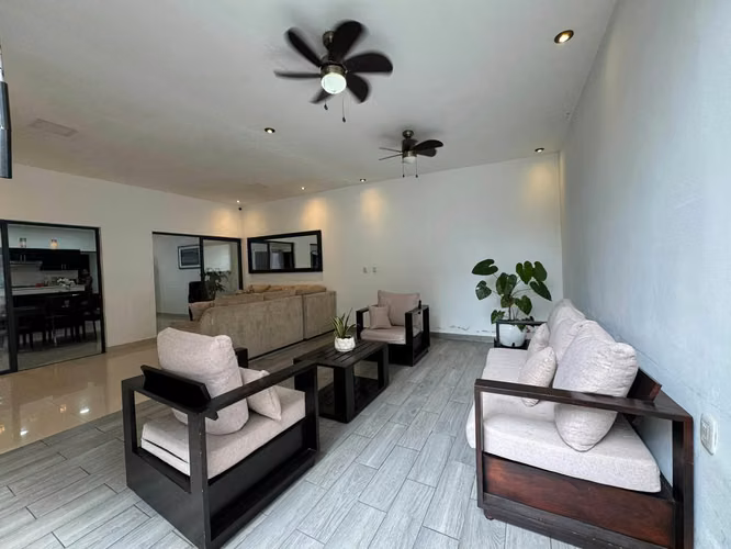 KW -Venta, casa moderna en Carretera Masaya  Km 16