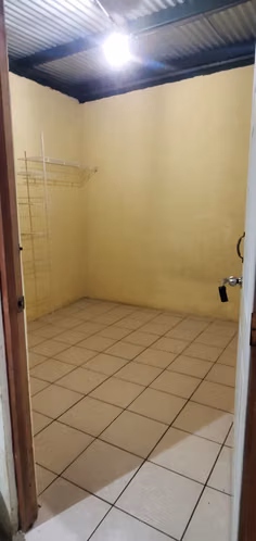 Alquilo habitacion en Rubenia