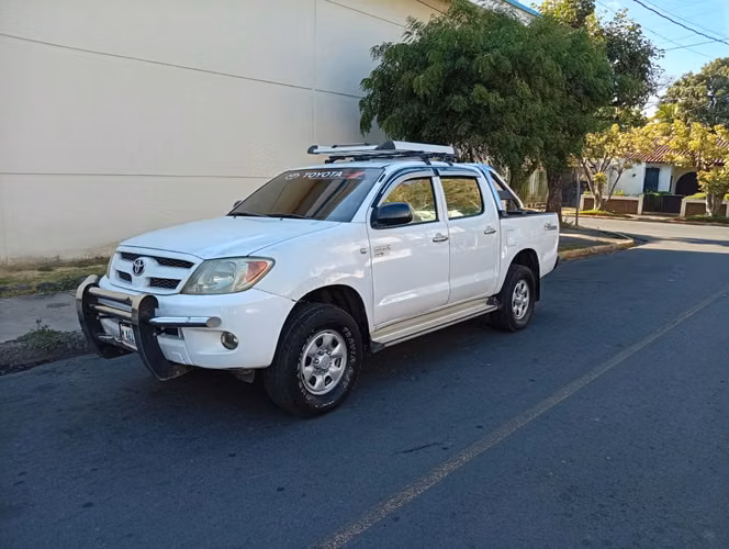 Toyota Hilux doble cabina 4x4 2007