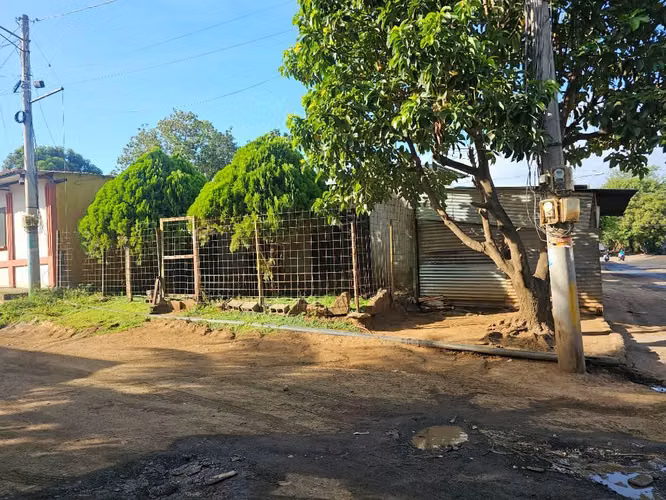 Venta de casa esquinera