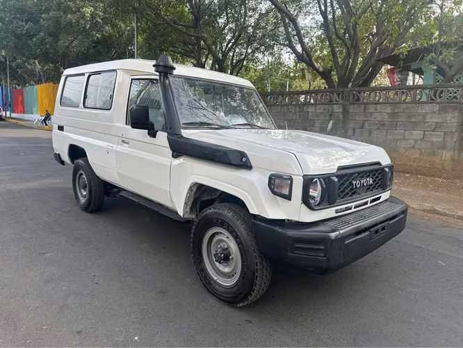 Toyota Land Crusier ""AMBULANCIA""  -  2024