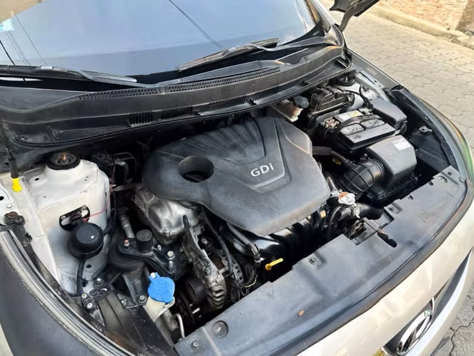 Hiunday Accent 2016 90 mil millas $8900