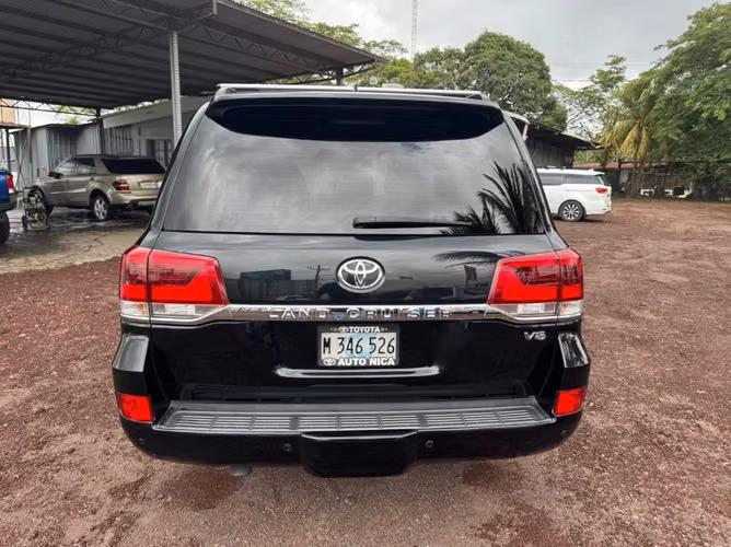 Land Cruiser Vx año 2021 - Imagen 4