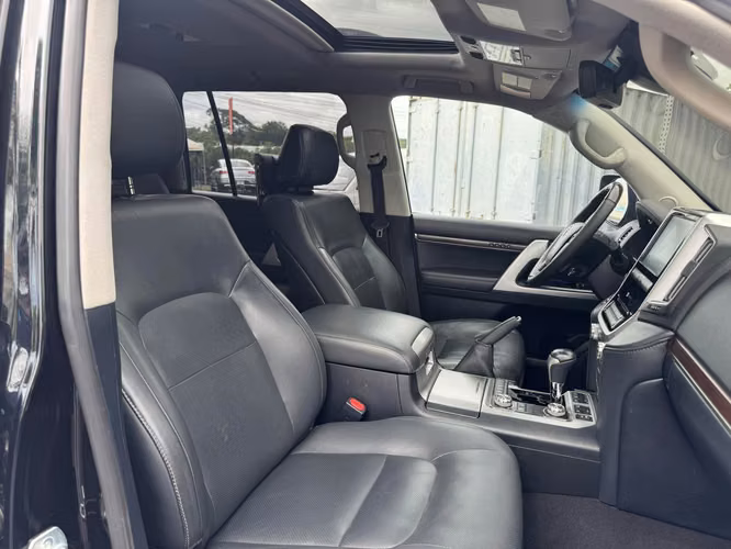 Land Cruiser Vx año 2021 - Imagen 11