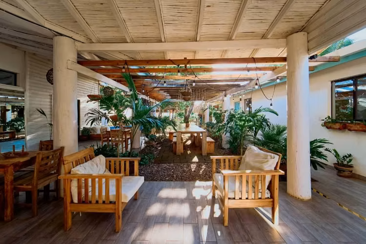 VENTA DE HOTEL LAS PEÑITAS, LEON - Imagen 2