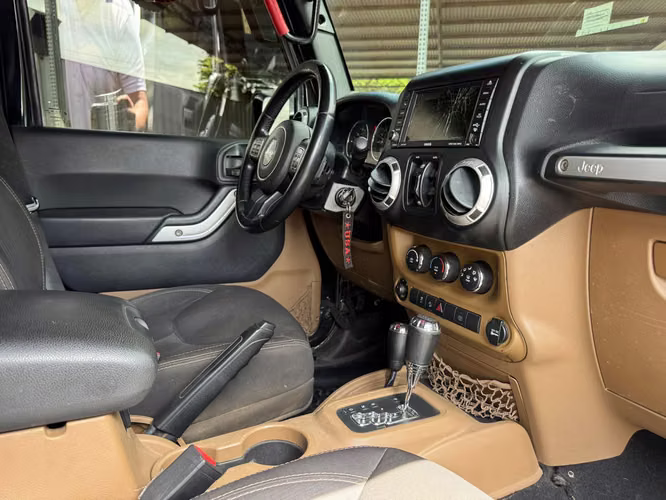 Jeep Wrangler jk año 2014 - Imagen 10