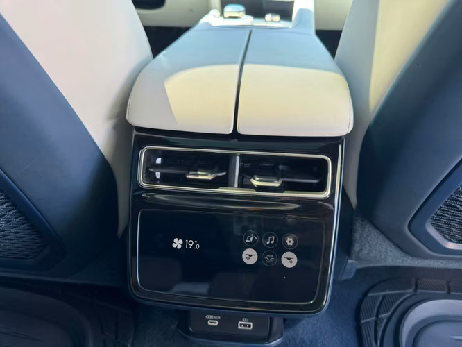 Zeekr 001 GT plus año 2025 full eléctrico premium - Imagen 9