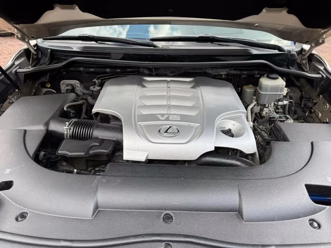 Lexus LX 570 año 2016