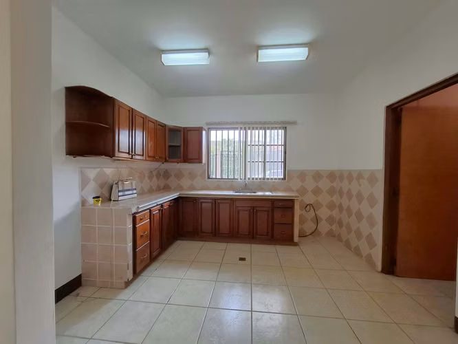 kw - Venta, casa en Carretera Masaya Km 11. Las Praderas - Imagen 3