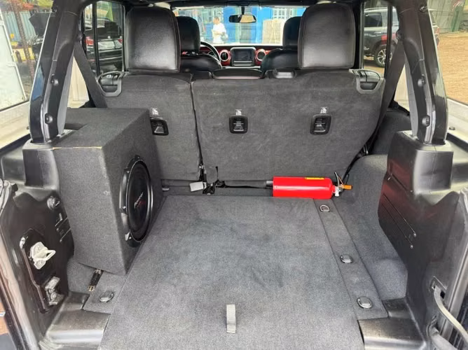 )Jeep wrangler JL año 2019.     ( 25,000 km) - Imagen 6