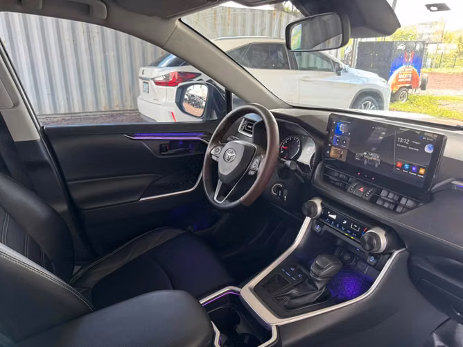 Toyota rav4 año 2023  full extras - Imagen 10
