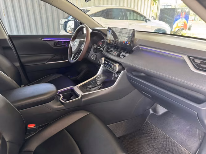 Toyota rav4 año 2023  full extras - Imagen 9