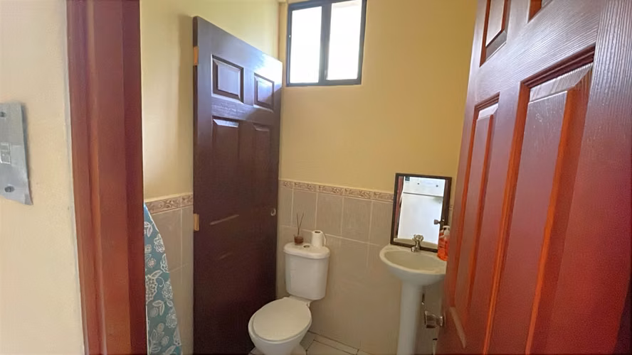KW- Venta, hermosa casa en Esquipulas - Imagen 7