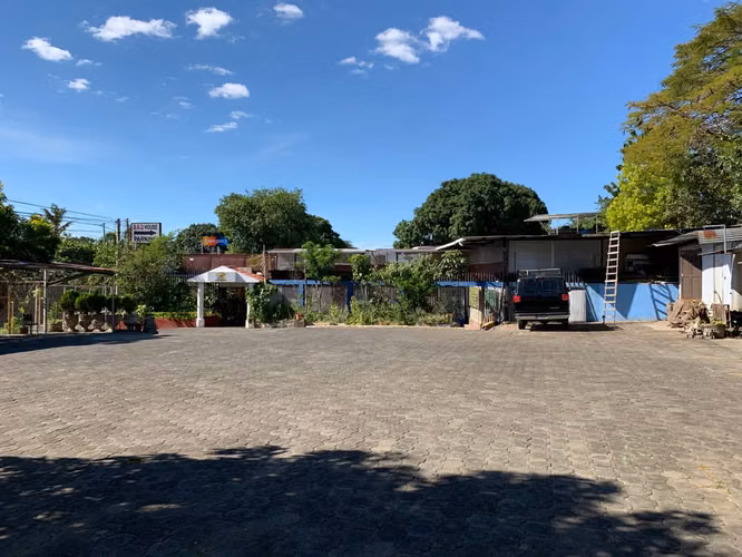 KW - Venta, local comercial en Los Robles