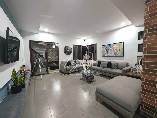LD-Casa en Venta en Carretera Sur por Colegio Alemán! - Imagen 3