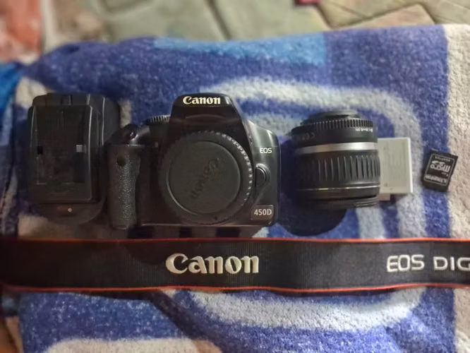 Se vende Canon 450D