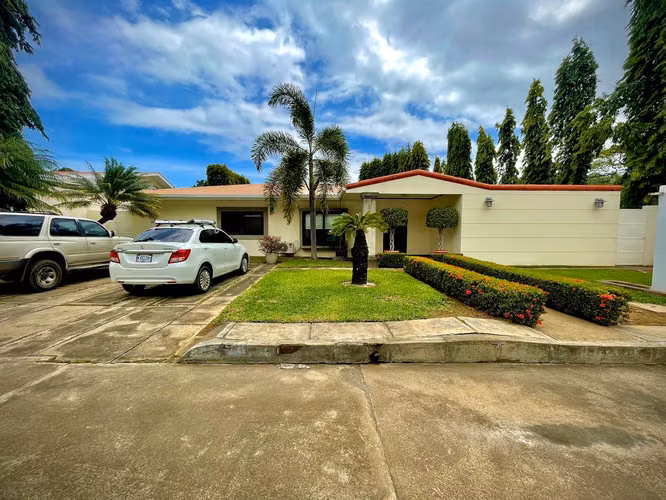 Beautiful Furnished House in Santo Domingo