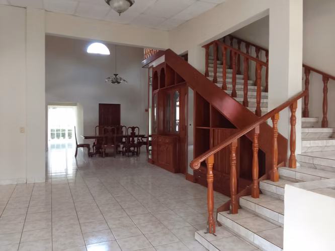Venta de Casa en Carretera a Masaya - Imagen 8